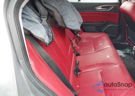 2018 Alfa Romeo Giulia Ti Rwd z USA, uszkodzony, nr VIN ZARFAECNXJ7589715